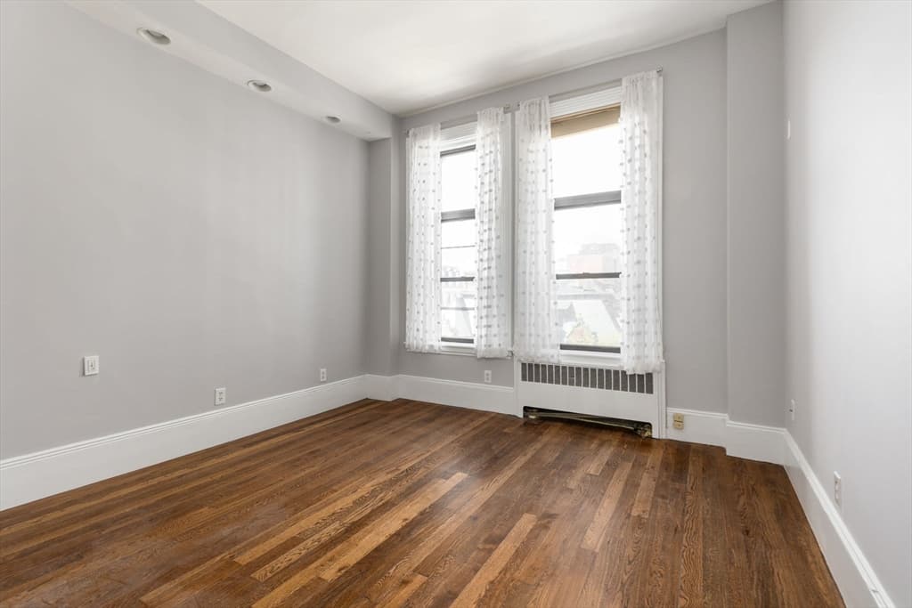 271 Dartmouth St #4L photo 5