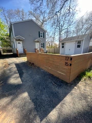15-17 Otis Ct #15 photo 2