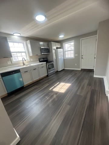 15-17 Otis Ct #15 photo 4