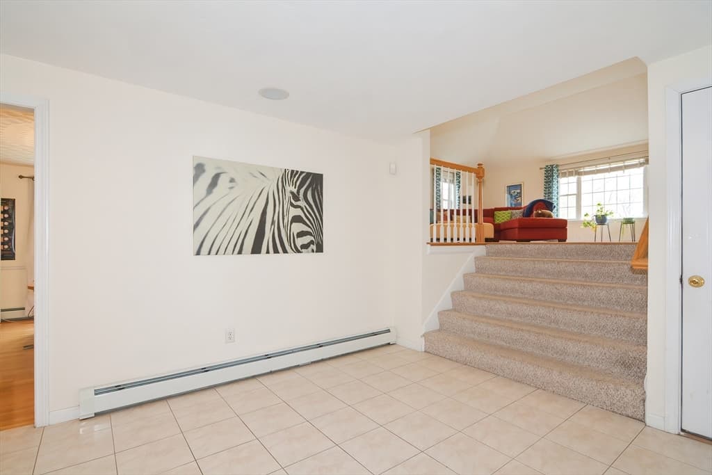8 Morey Way photo 4
