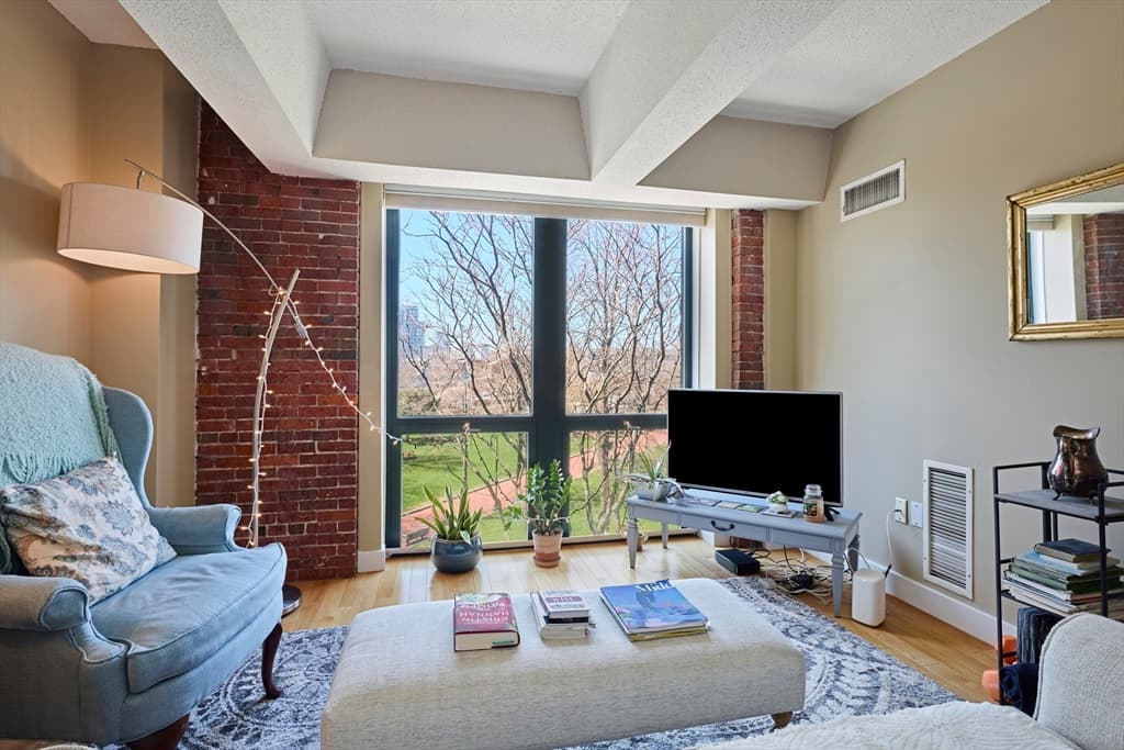 42 8th St #4410 photo 2