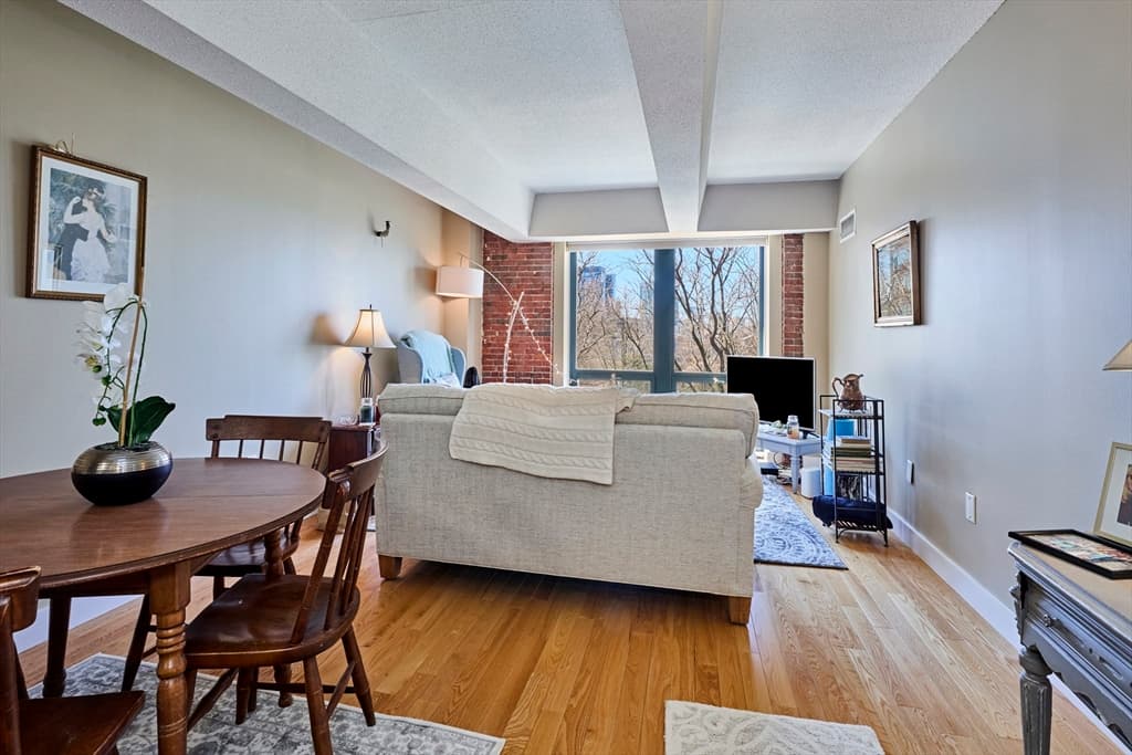 42 8th St #4410 photo 3