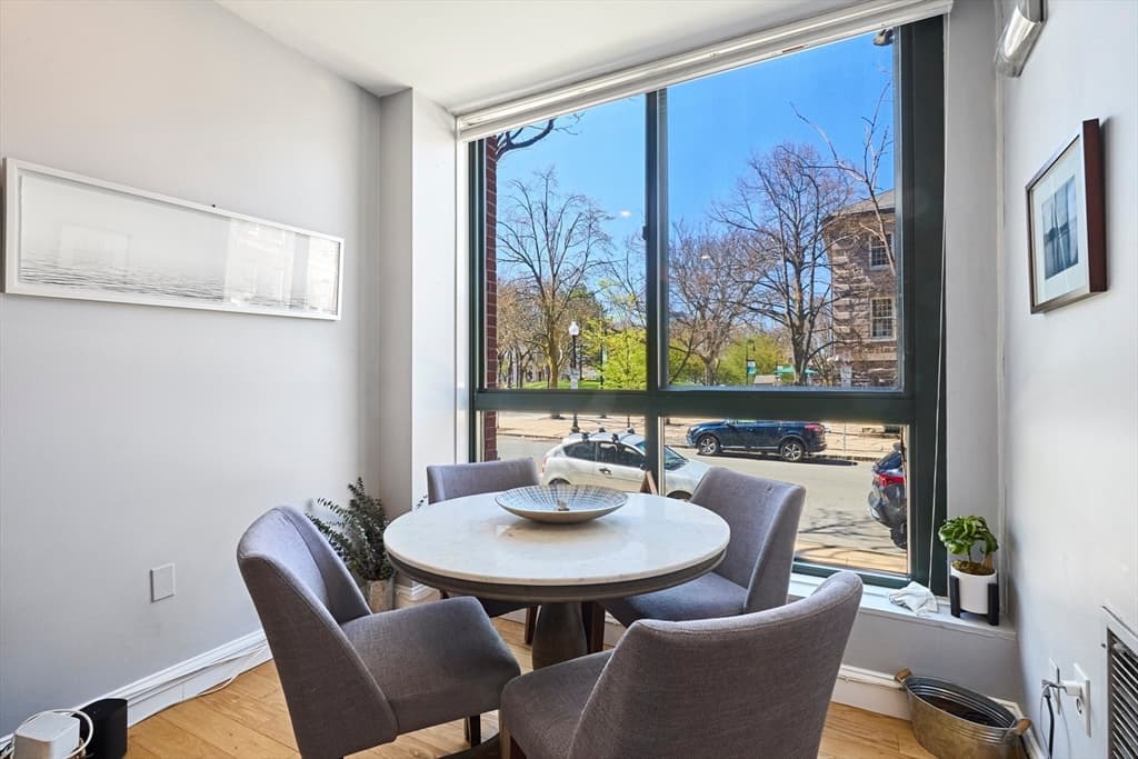 42 8th St #1103 photo 3