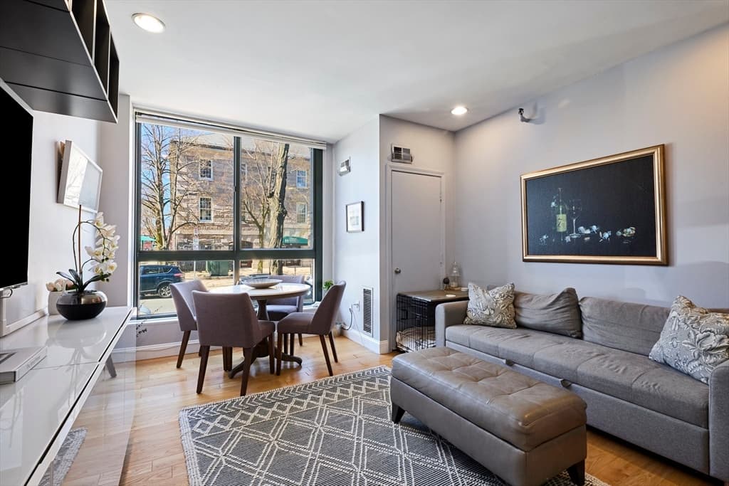 42 8th St #1103