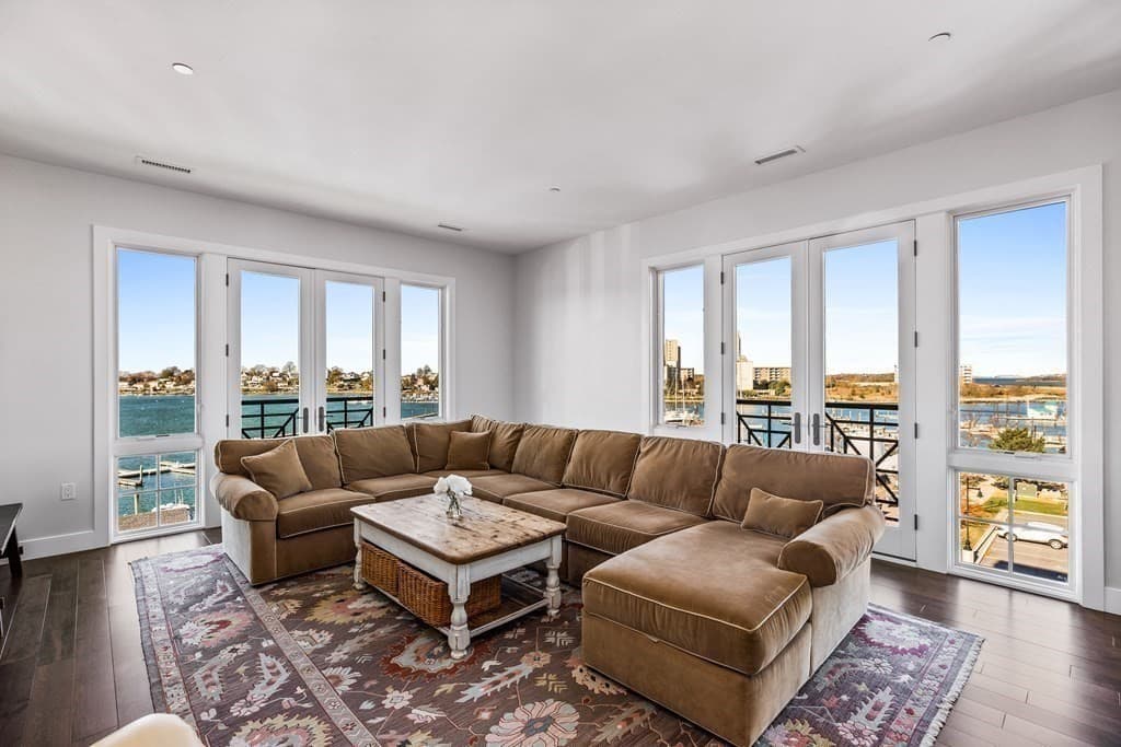10 Shipyard Dr #405 photo 3