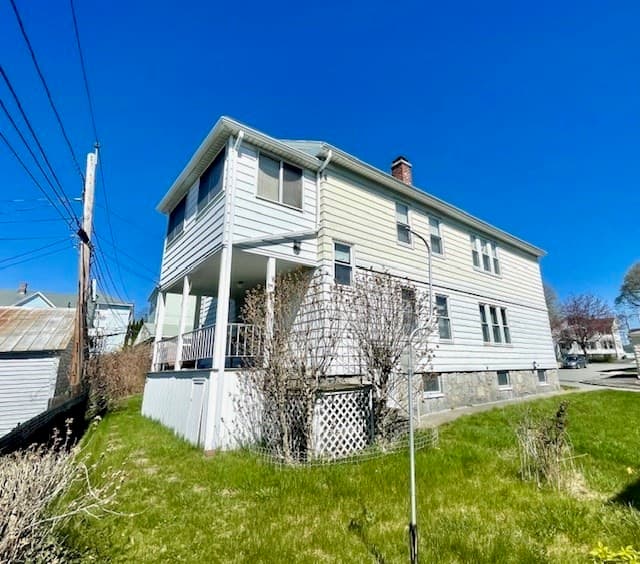 9 Astrid Ave photo 4