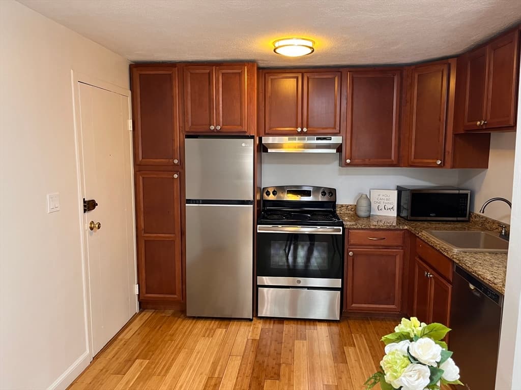 41 Warren Street #B2 photo 2