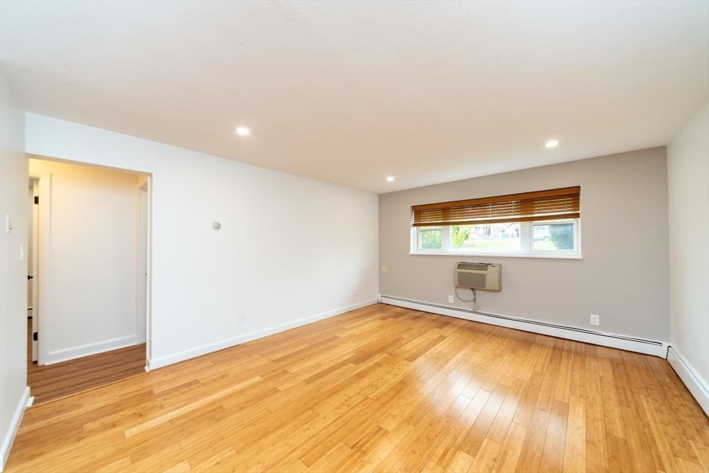 41 Warren Street #B2 photo 4