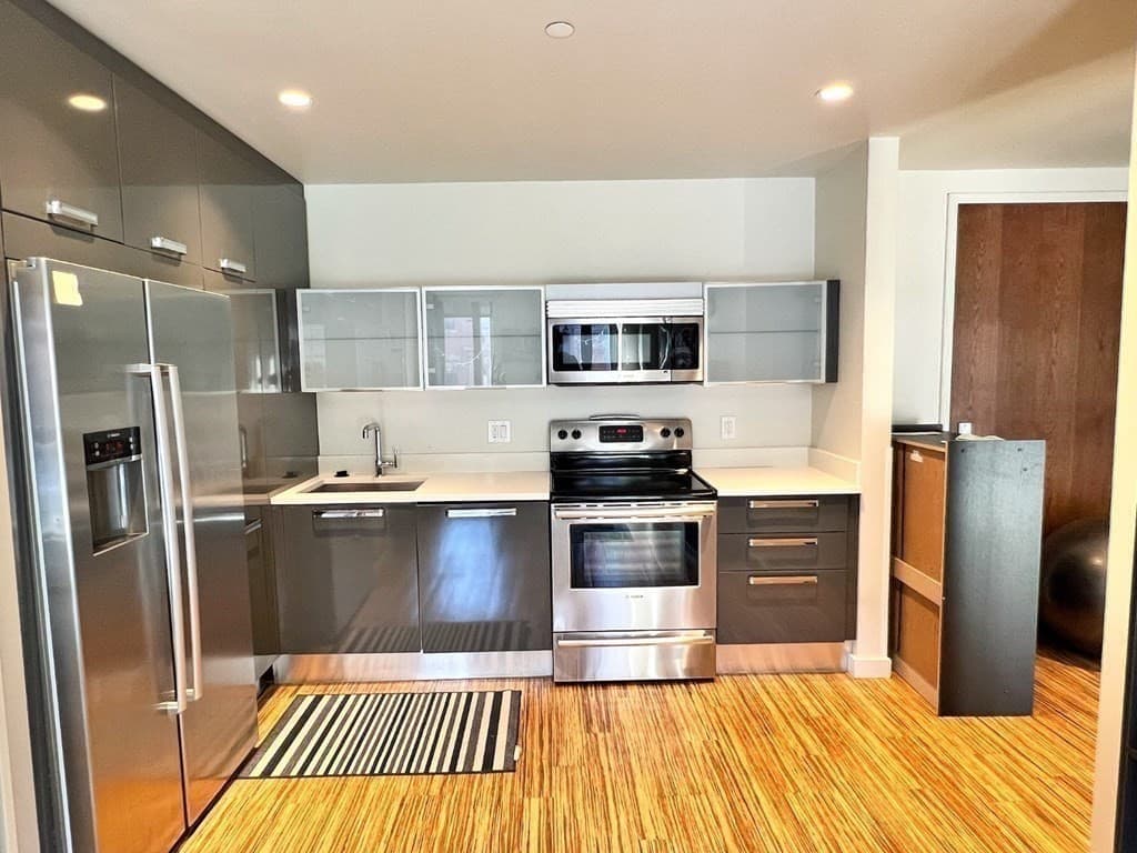 691 Massachusetts Ave #203 photo 3