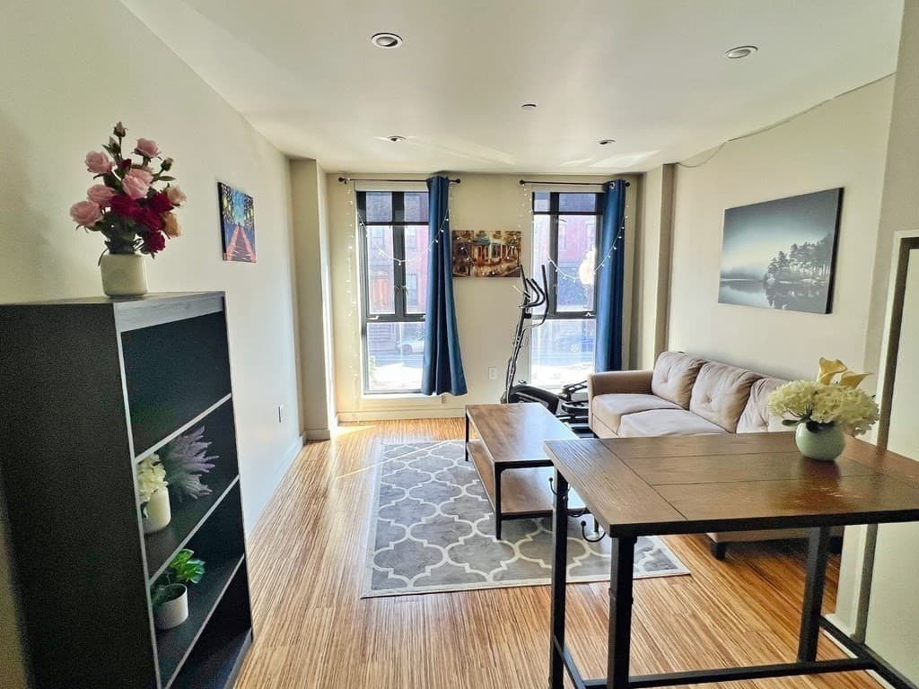 691 Massachusetts Ave #203 photo 4