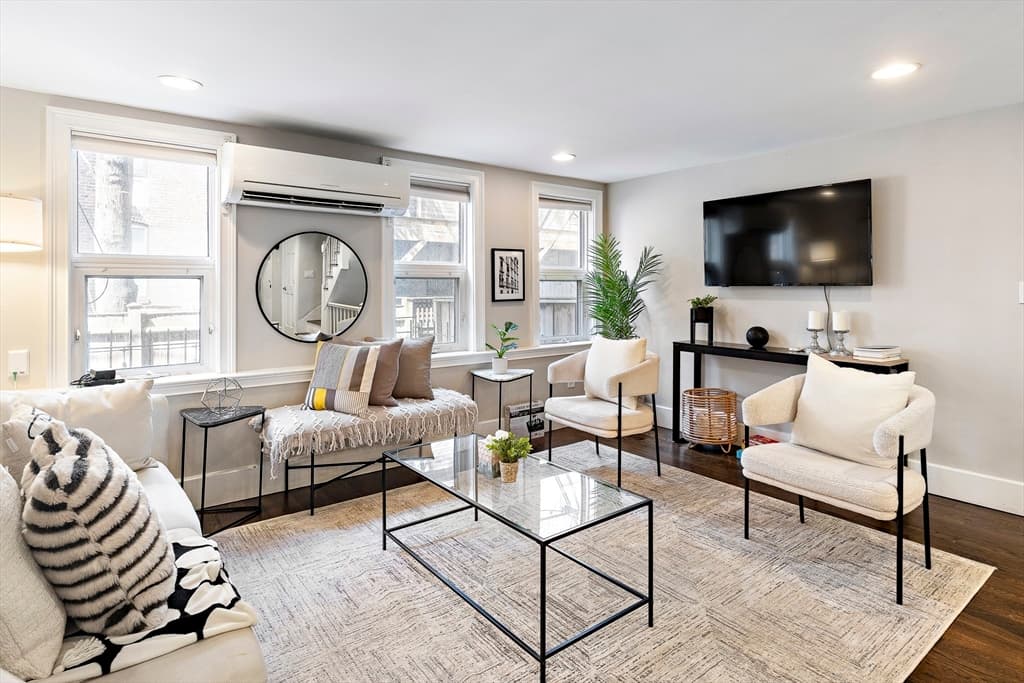 19 Gray St #1 photo 3