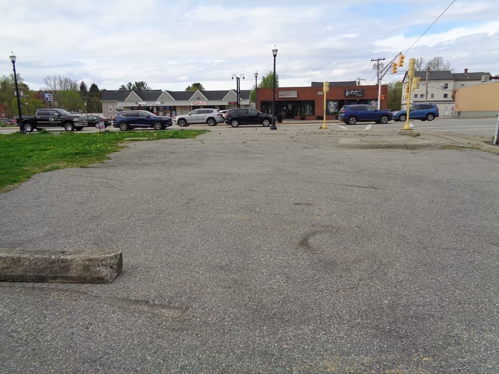 56 Main St photo 2