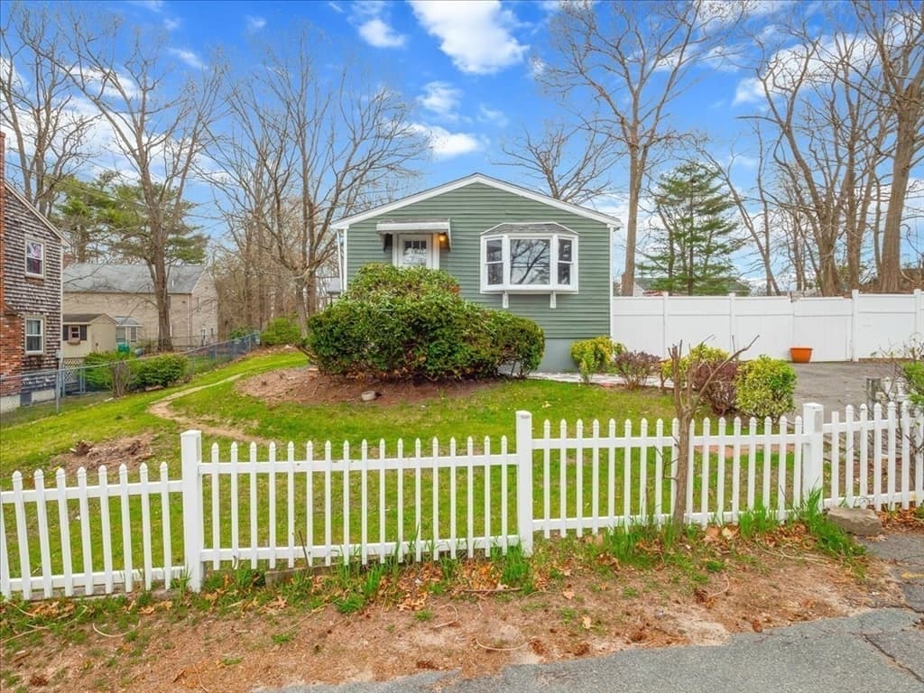 10 East Shore Road