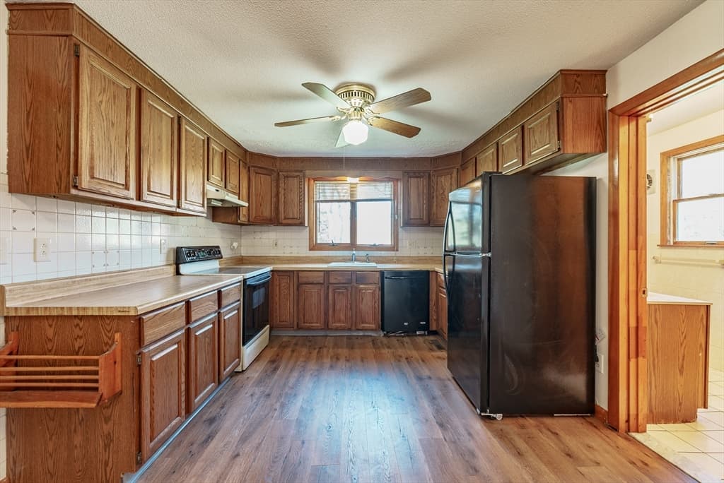 163 Pearl St photo 3