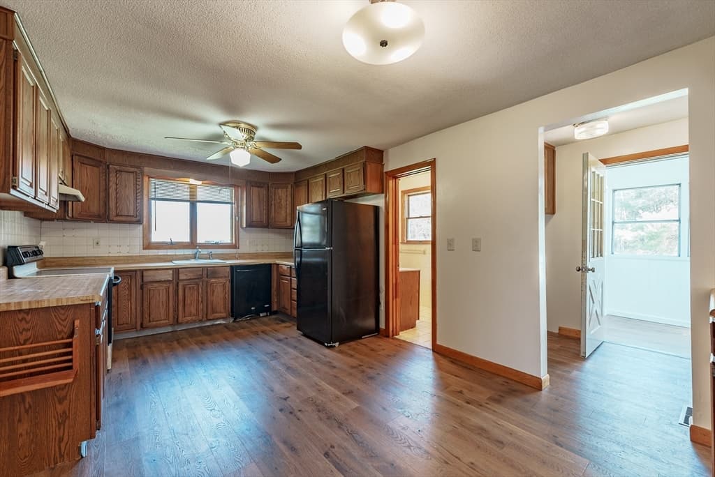 163 Pearl St photo 5
