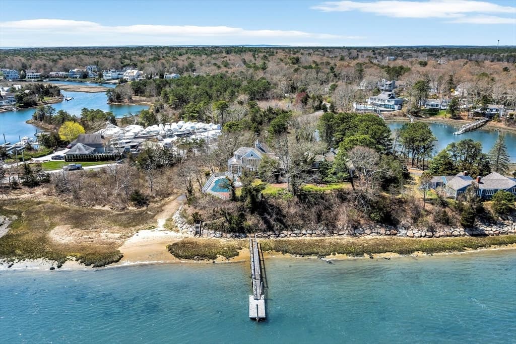 141 Daniels Island Rd photo 3