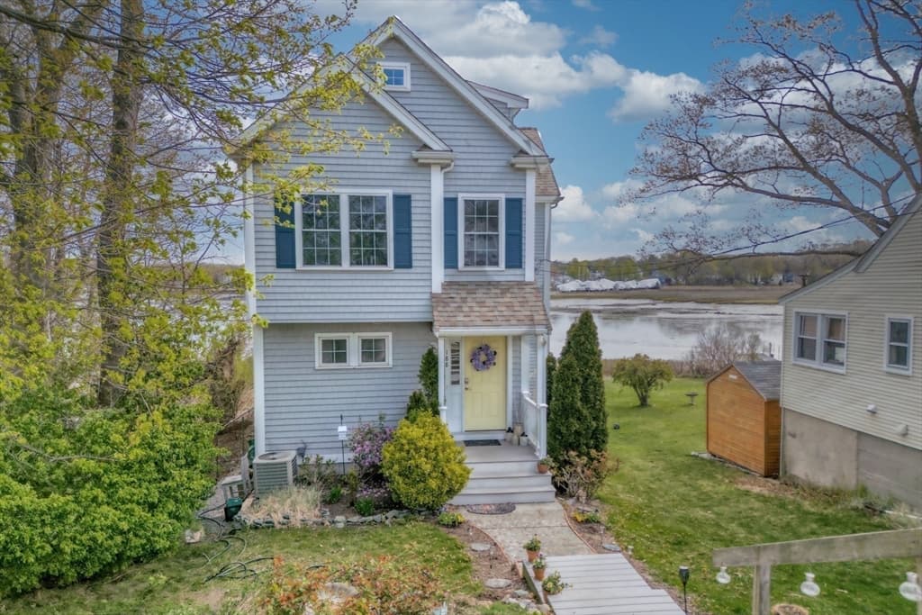 188 Idlewell Blvd photo 2