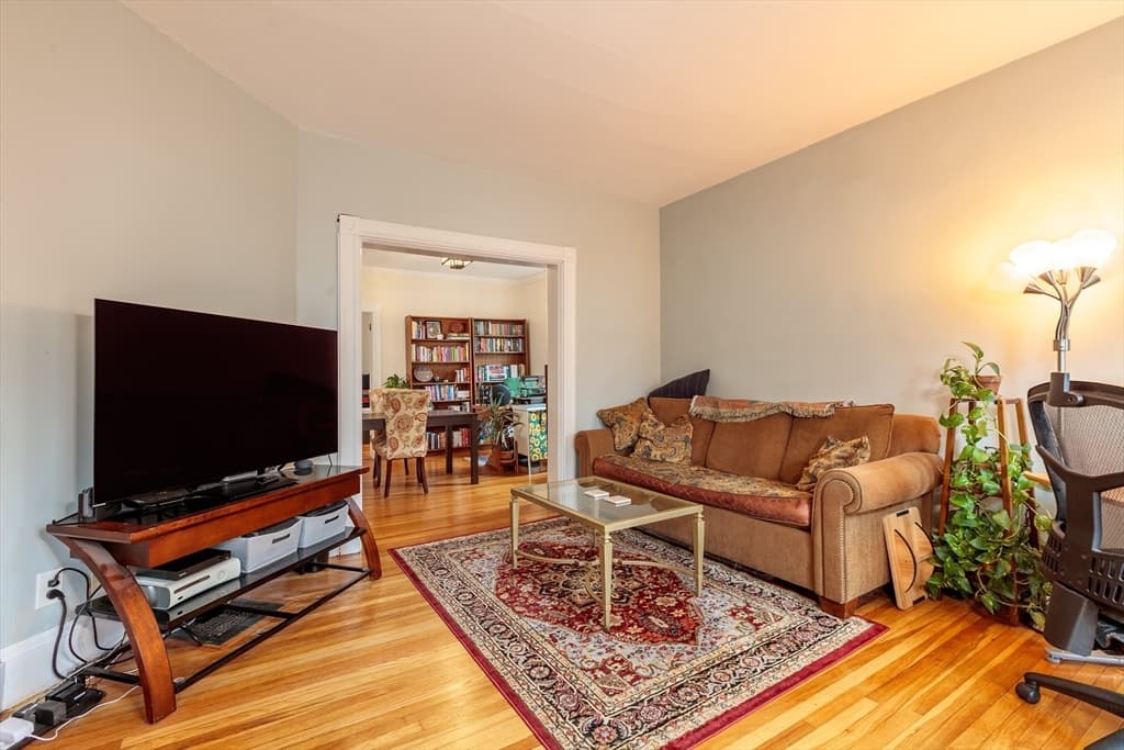7 Cottage Avenue photo 3