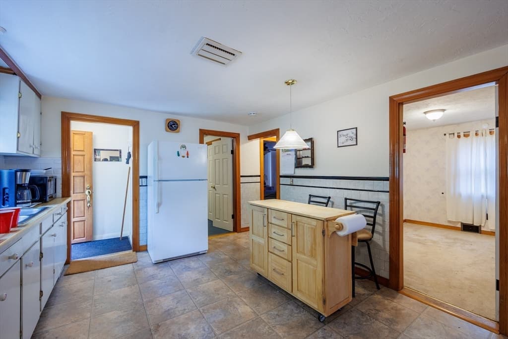 4 Chesnar Dr photo 3