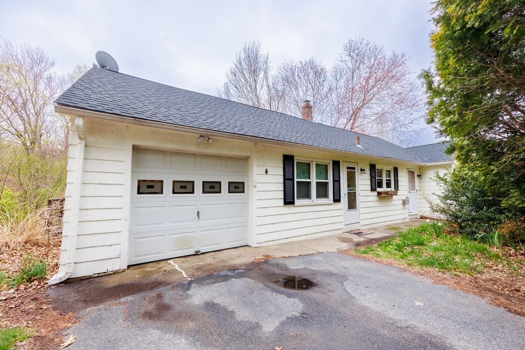4 Chesnar Dr