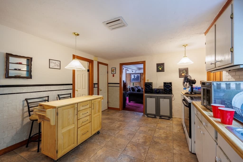 4 Chesnar Dr photo 4