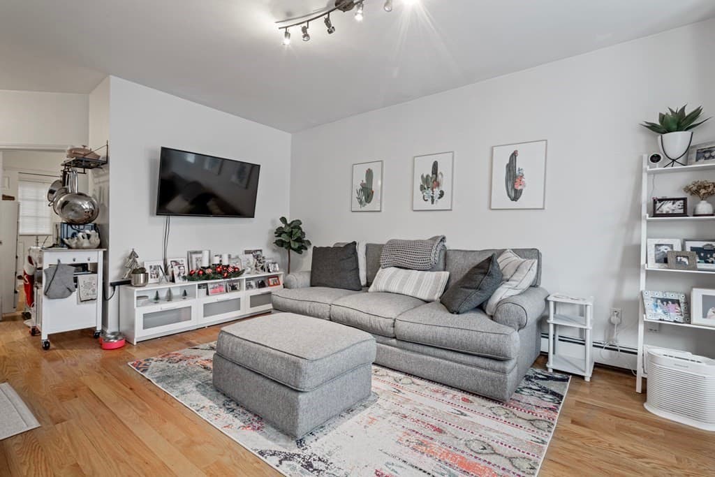 33 I St #2
