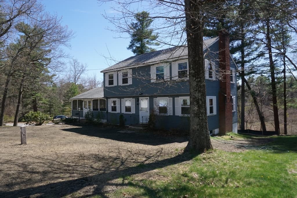 82 Pleasant Street photo 2
