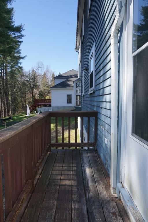 82 Pleasant Street photo 4