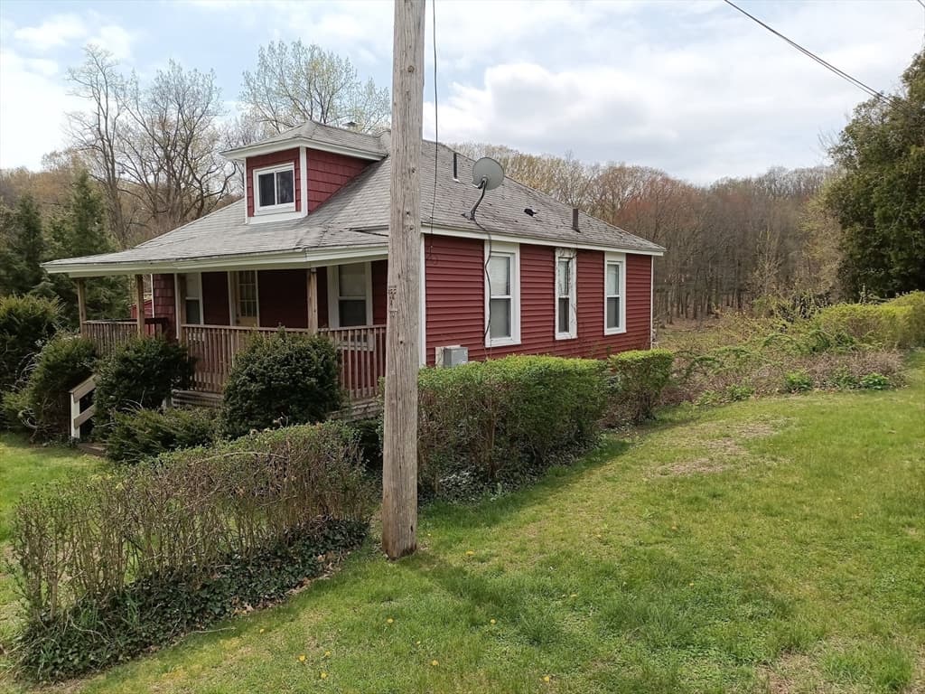 879 Piper Road photo 4