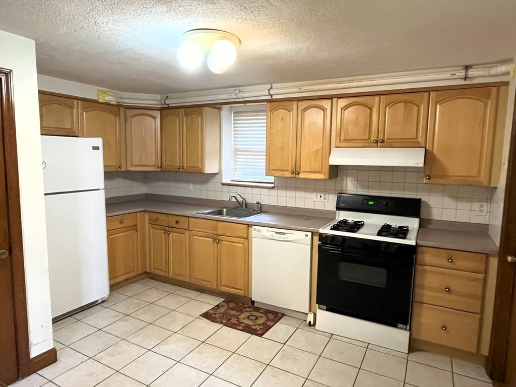 39 Loomis Street #1 photo 2
