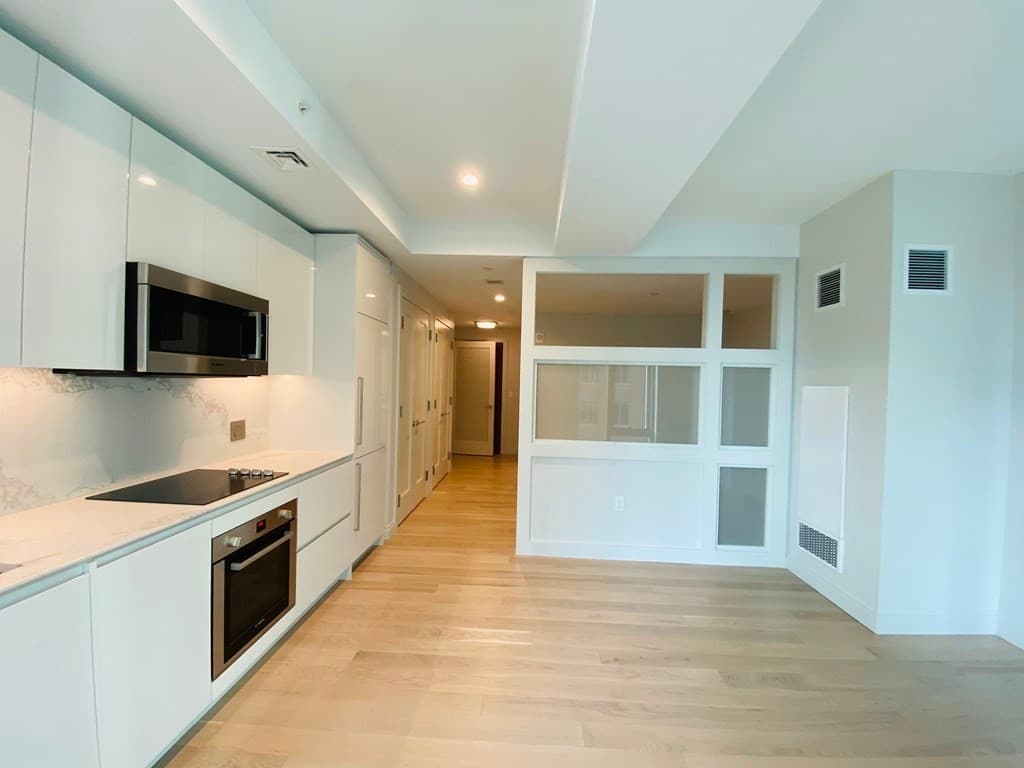 135 Seaport Blvd #1012 photo 2