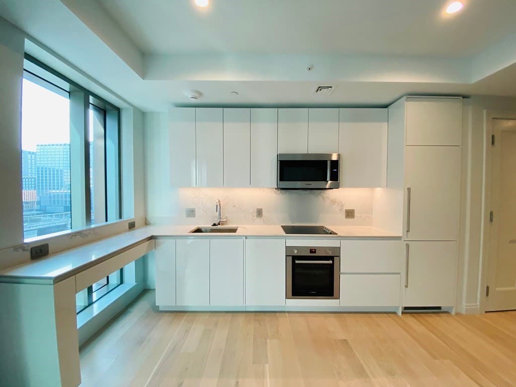 135 Seaport Blvd #1012 photo 3