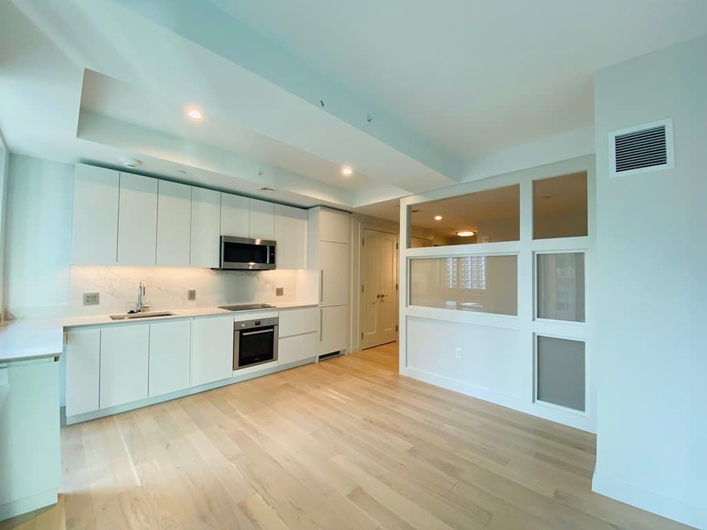 135 Seaport Blvd #1012
