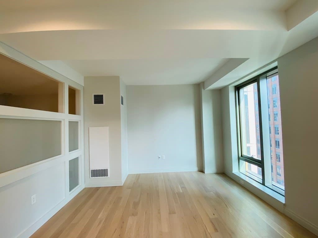 135 Seaport Blvd #1012 photo 4