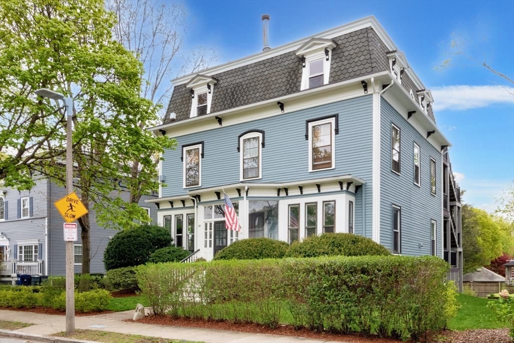 23 Van Winkle St #3