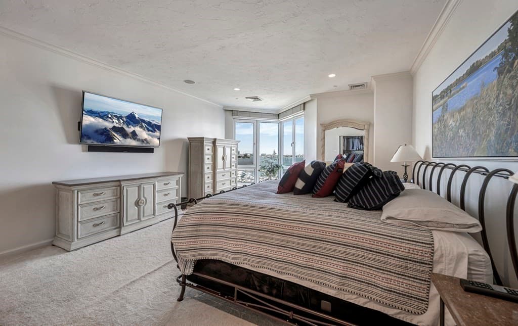 1001 Marina Dr #801 photo 5