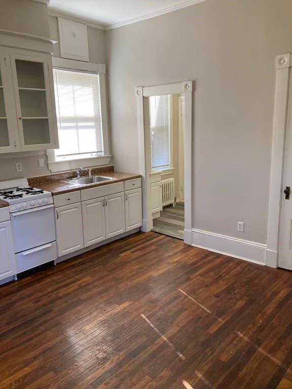 542 County St #10 photo 2