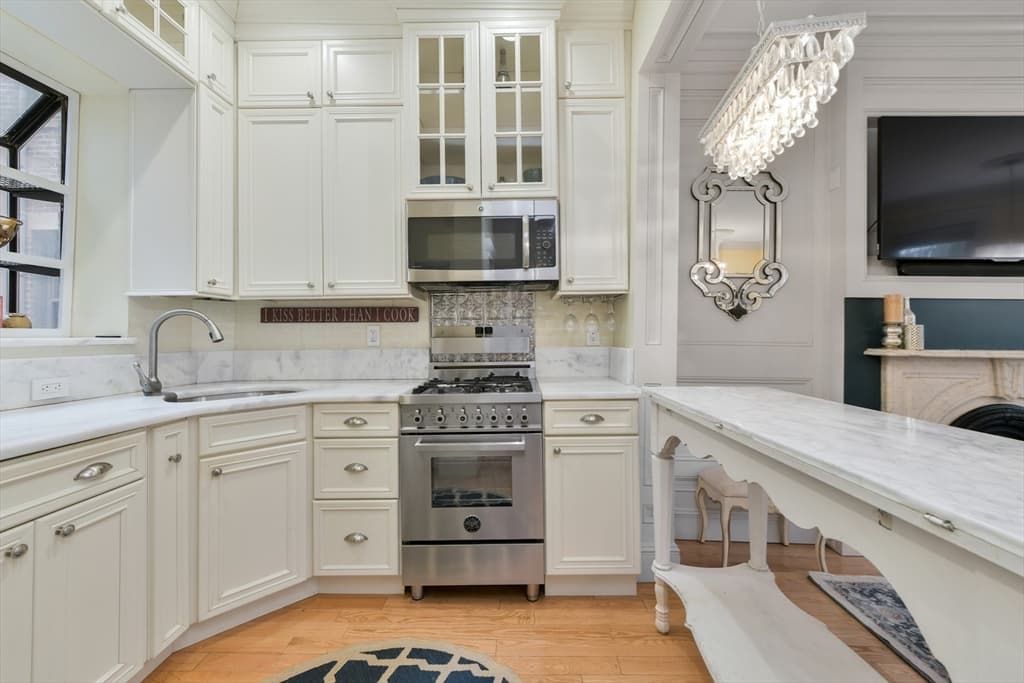 35 Queensberry St #1 photo 3