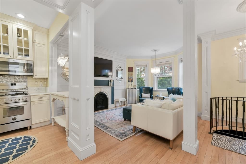35 Queensberry St #1 photo 5