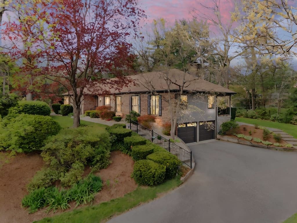 233 Ardsley Road