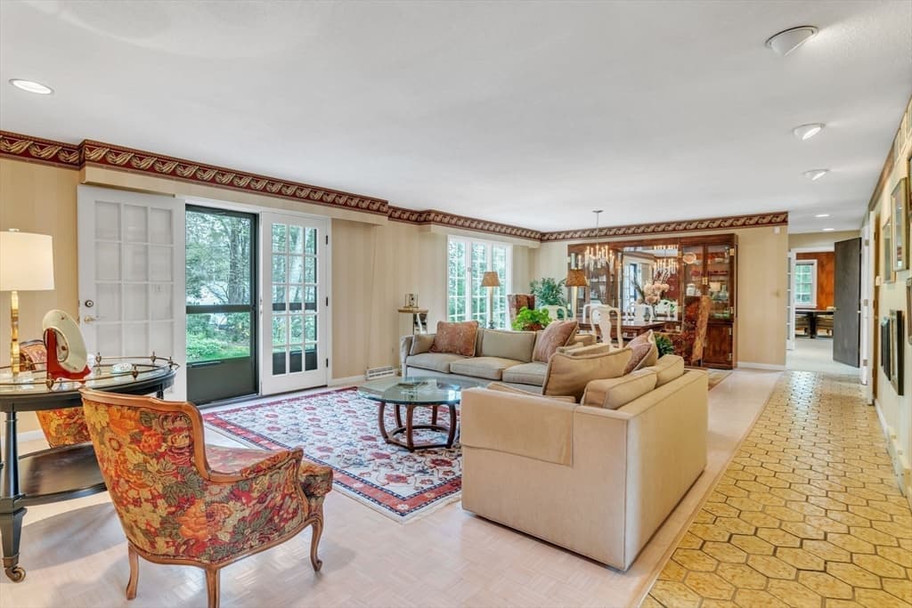 233 Ardsley Road photo 4