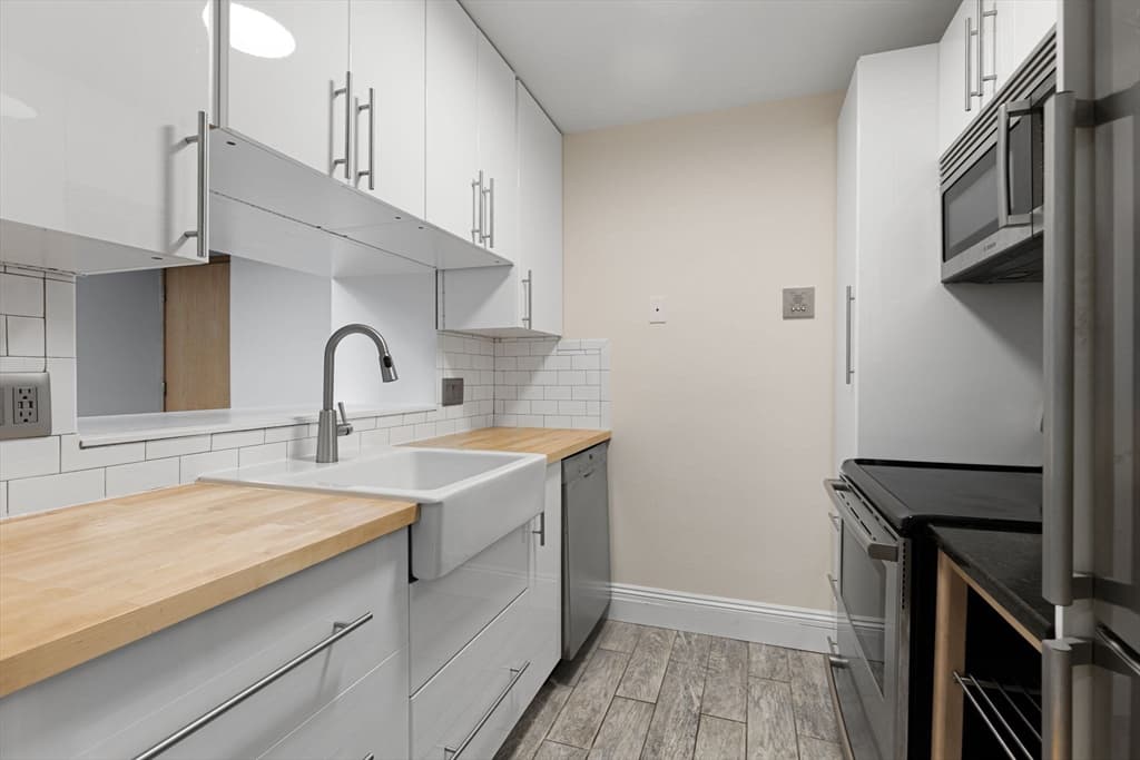 80 Beaumont St #103 photo 3