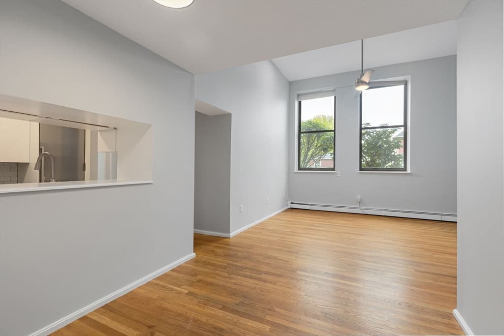 80 Beaumont St #103 photo 4