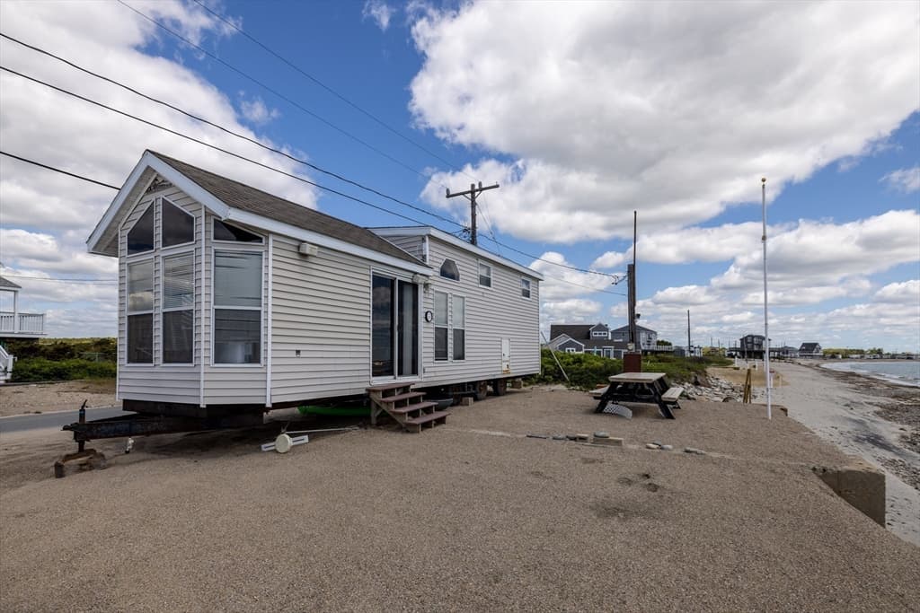238 East Beach Rd photo 5