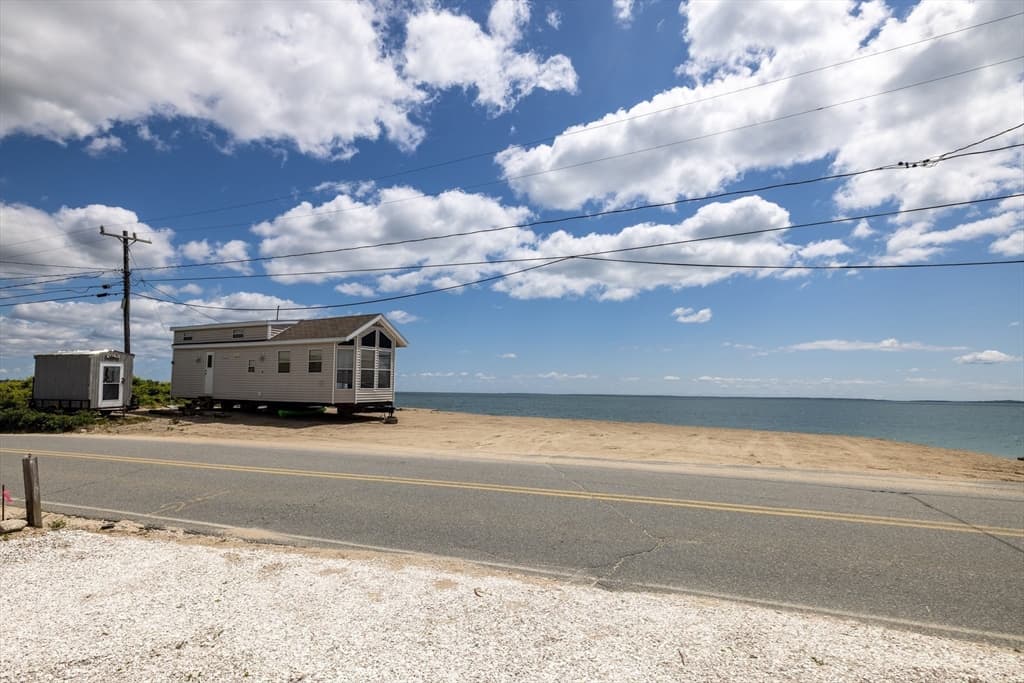 238 East Beach Rd photo 4
