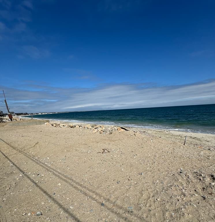 242 East Beach Rd photo 3