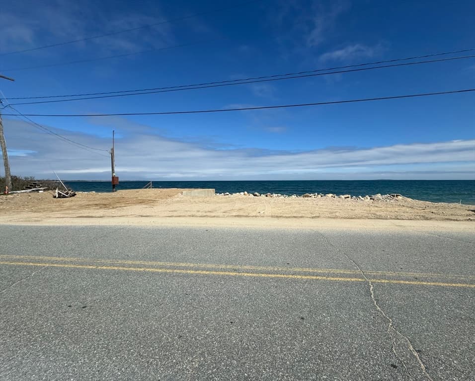 242 East Beach Rd photo 5