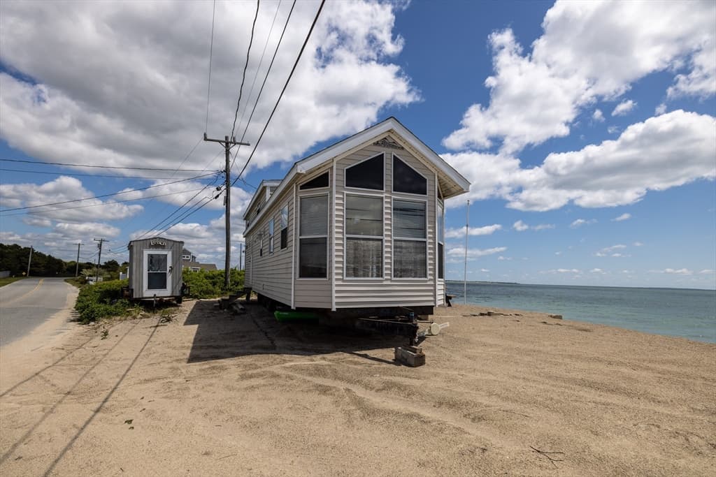 238-242 East Beach Rd