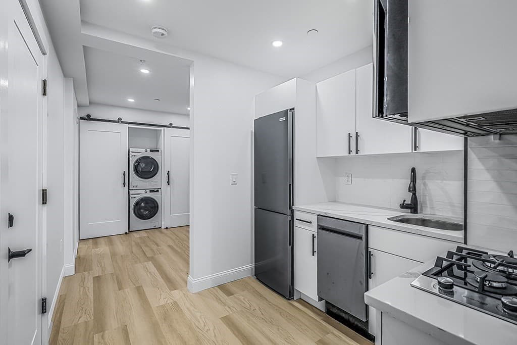 67 Broad St #202 photo 2
