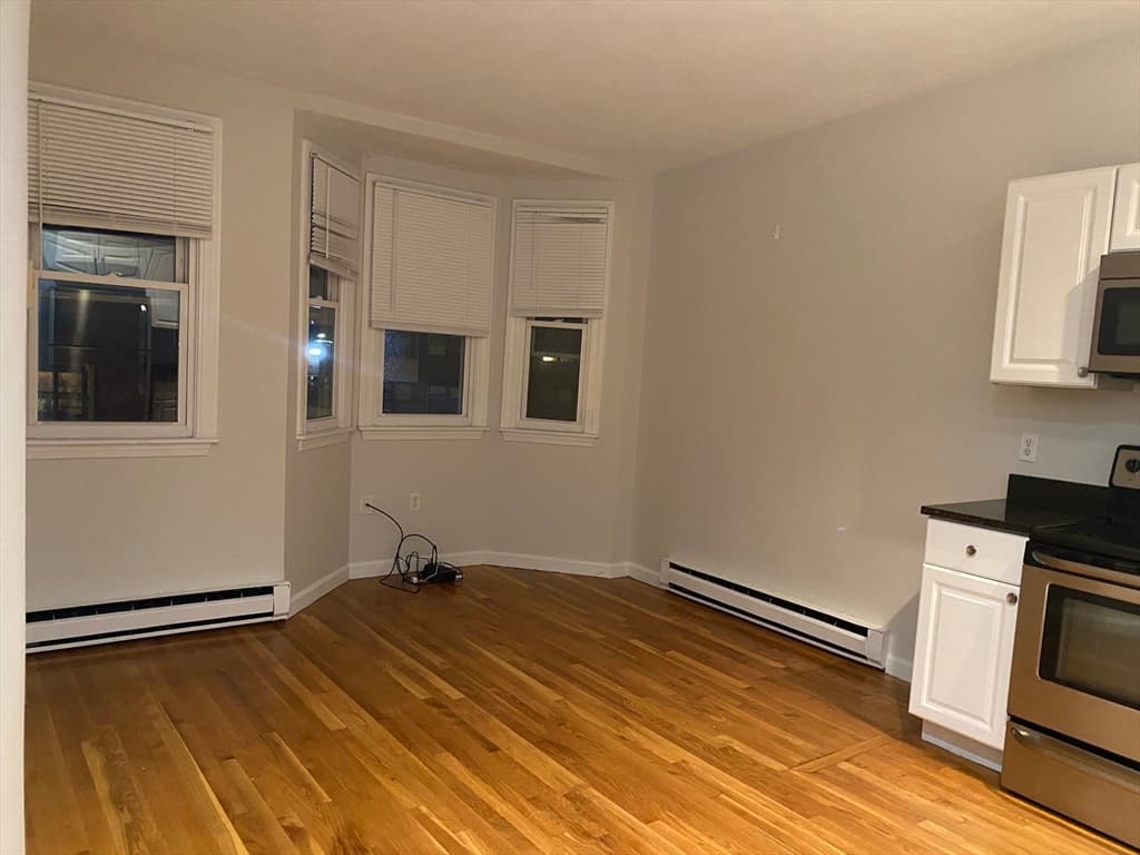204 H St #3 photo 3